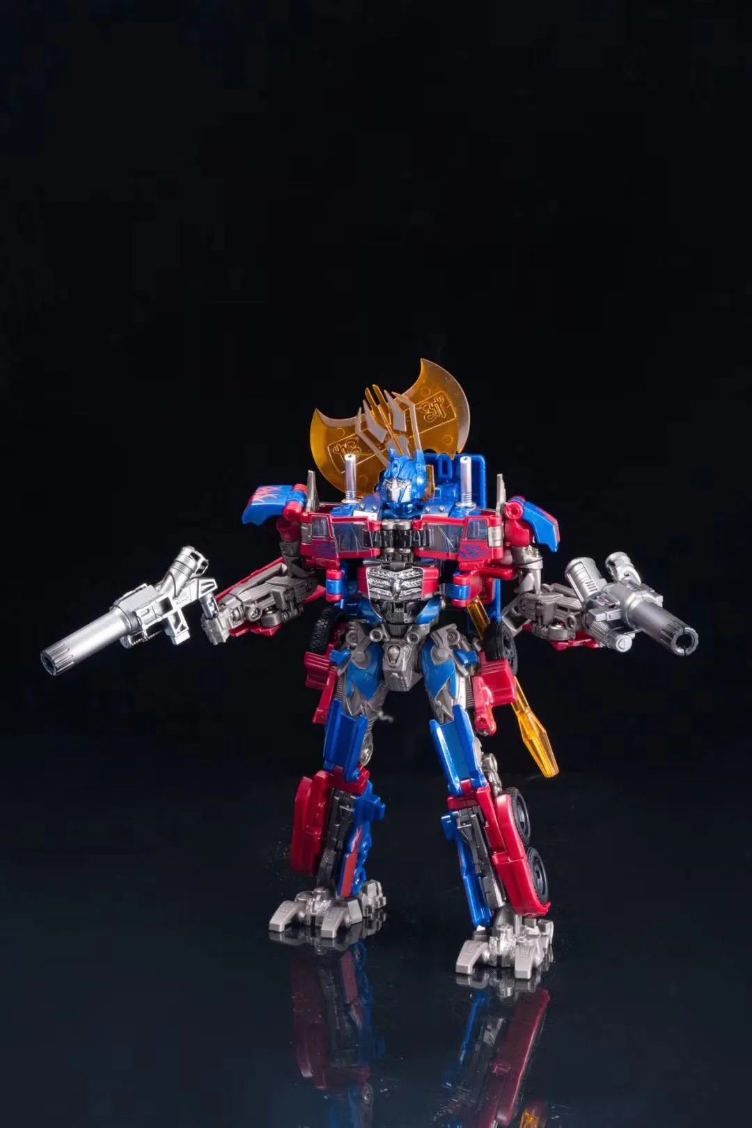 Knight 8801 (Previous 6022A) Optimus Prime (Modified KO SS05) & Weapon Set 17.5cm / 6.9"