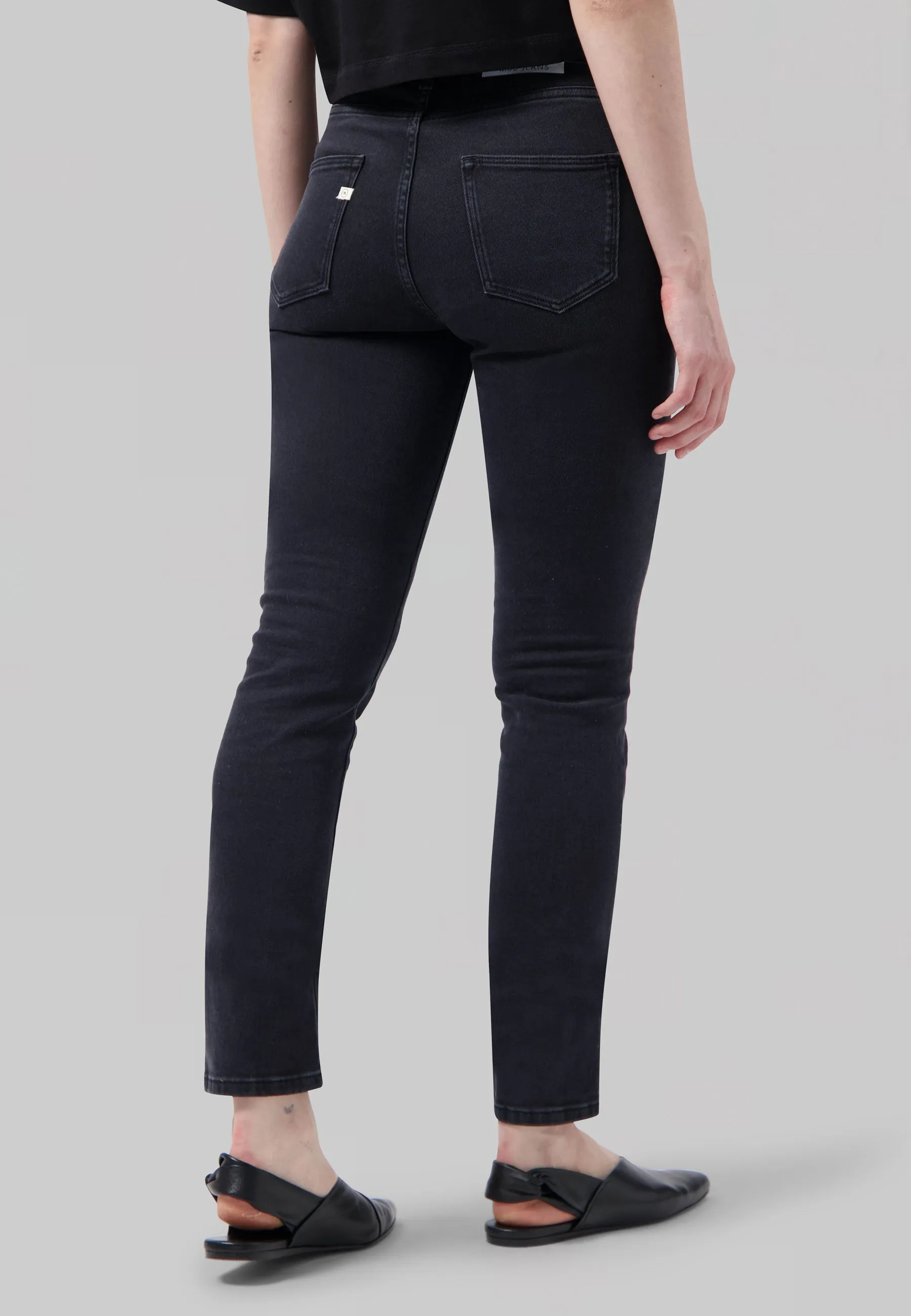 Regular Swan - Stone Black