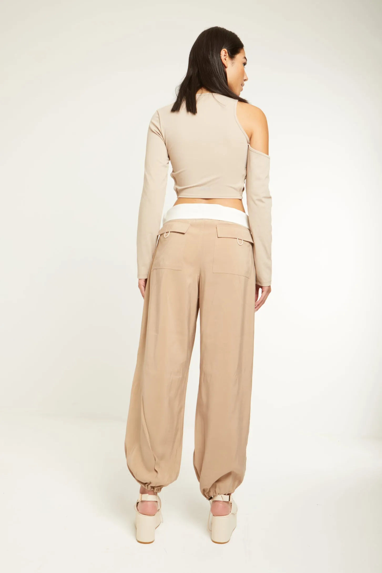 REVERSE CARGO PANTS - BEIGE