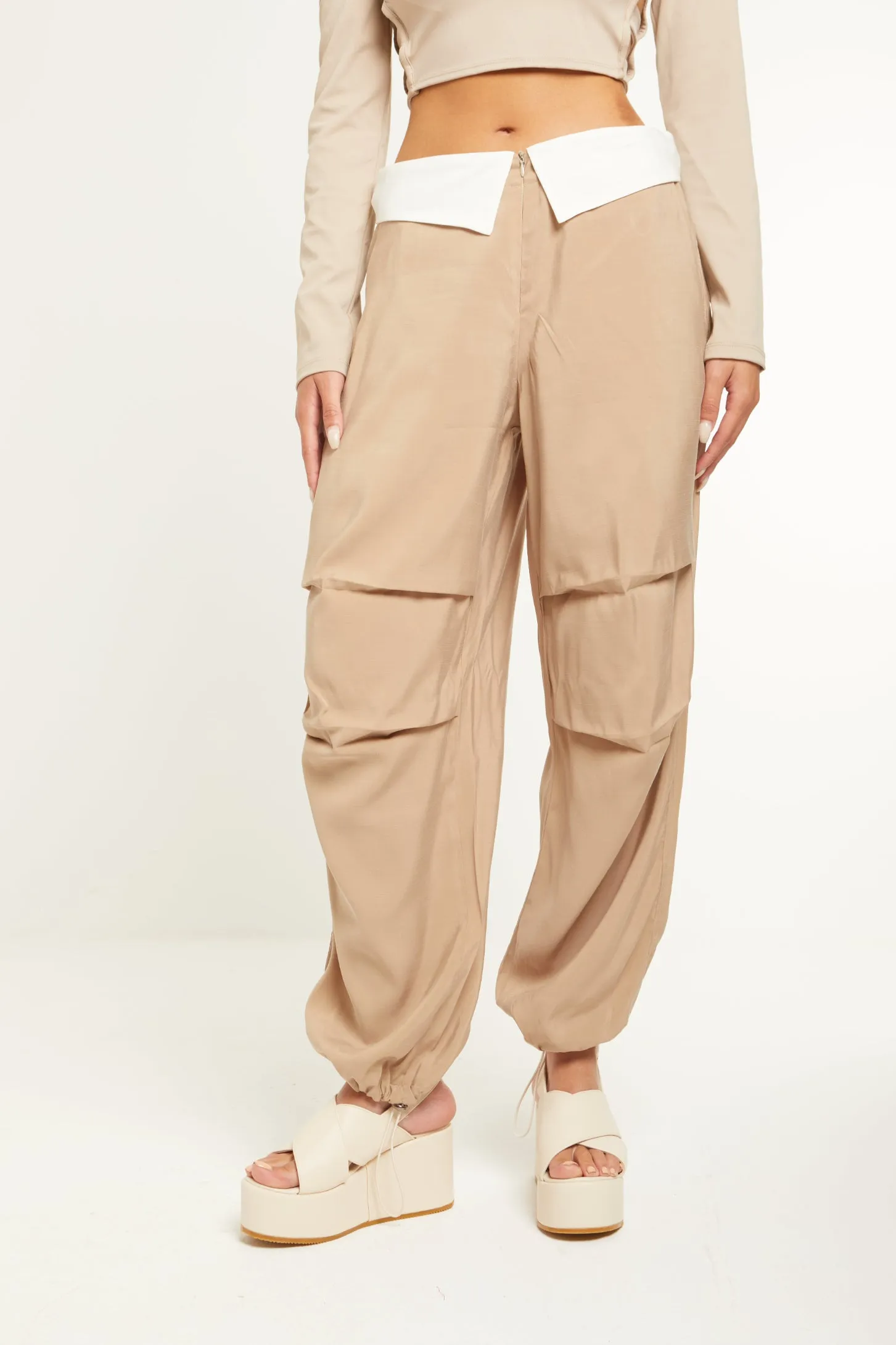 REVERSE CARGO PANTS - BEIGE