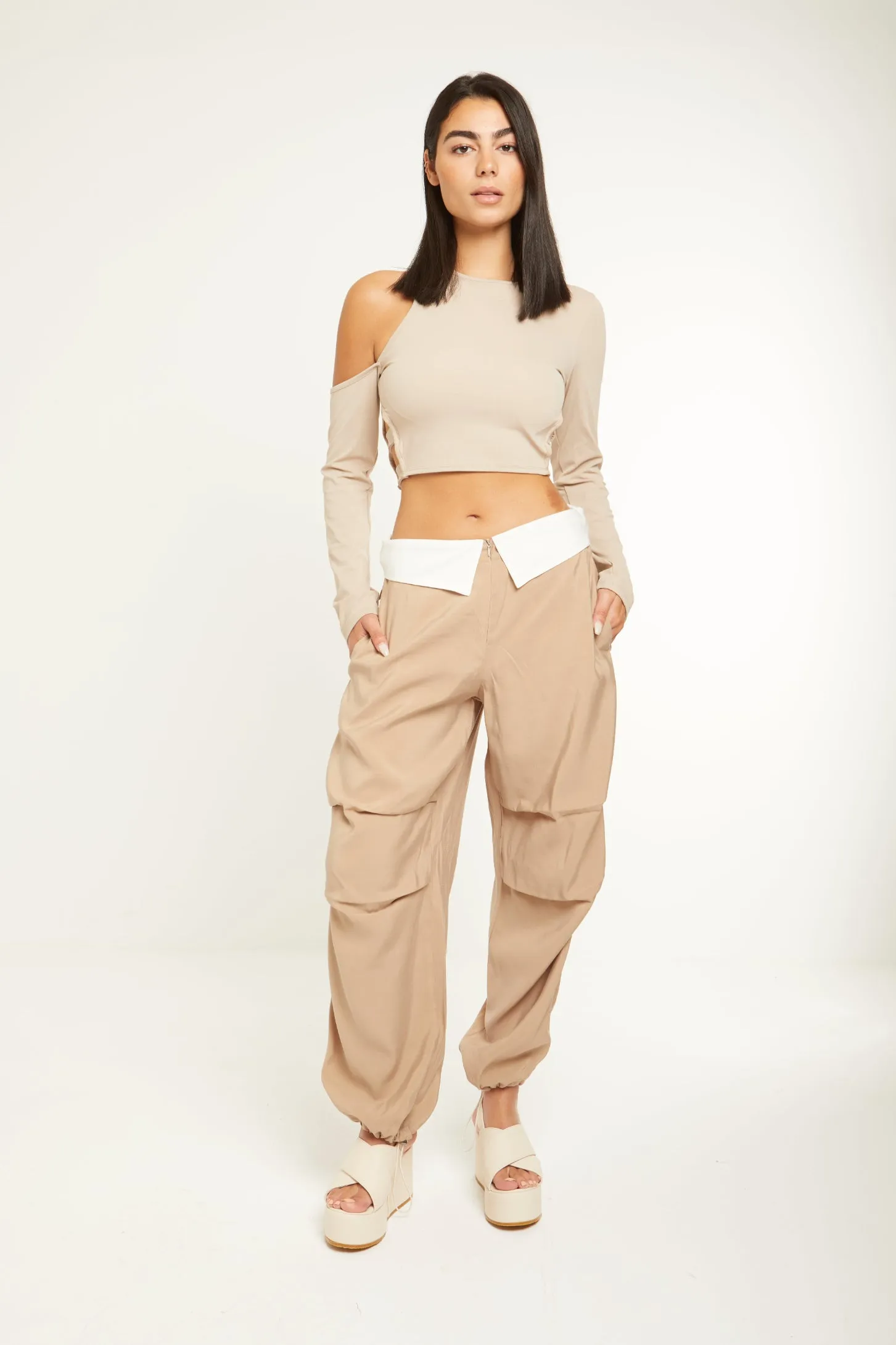 REVERSE CARGO PANTS - BEIGE