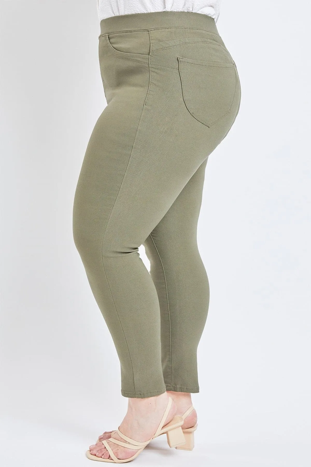 Women's Plus Size Mid Rise Hyperstretch Jegging